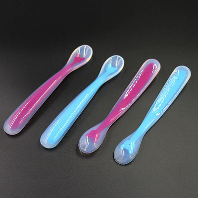 Vrije het Silicone Rubberlevering die van BPA Lepel Zacht voor Pasgeboren Baby voeden
