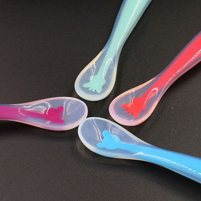 Vrije het Silicone Rubberlevering die van BPA Lepel Zacht voor Pasgeboren Baby voeden