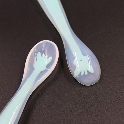Vrije het Silicone Rubberlevering die van BPA Lepel Zacht voor Pasgeboren Baby voeden